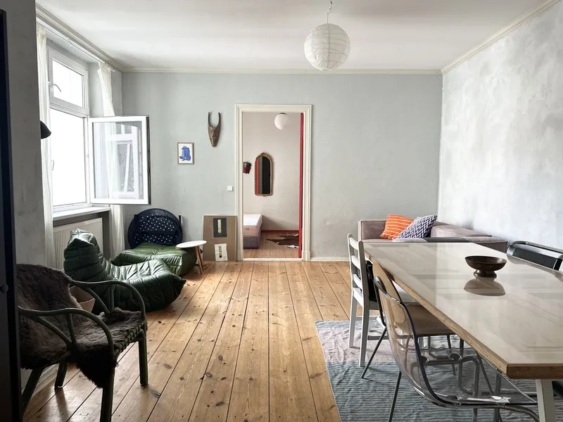 Charming Furnished Altbau Apartment in the Heart of Prenzlauer Berg — photo 1